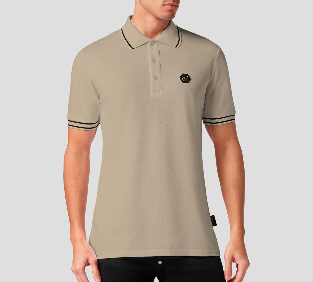 POLO BASICA BEIGE CON LINEAS NEGRAS
