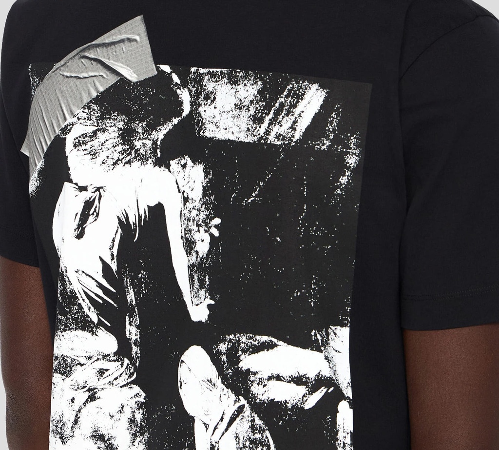 Off White - FRANELA NEGRA CUELLO REDONDO CON ESTAMPADO DE CINTA AISLANTE REALISTA