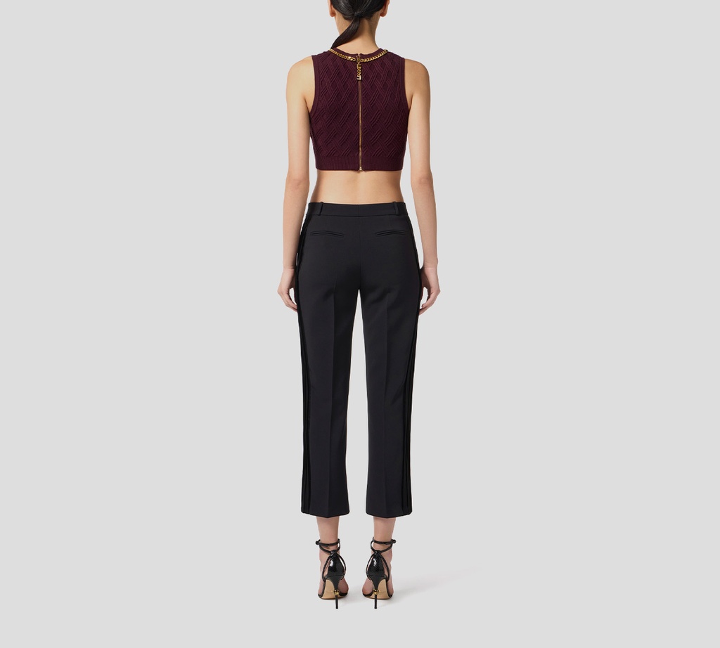 Elisabetta Franchi - CROPTOP MERLOT CON DETALLE DE CADENA EN CUELLO Y CIERRE