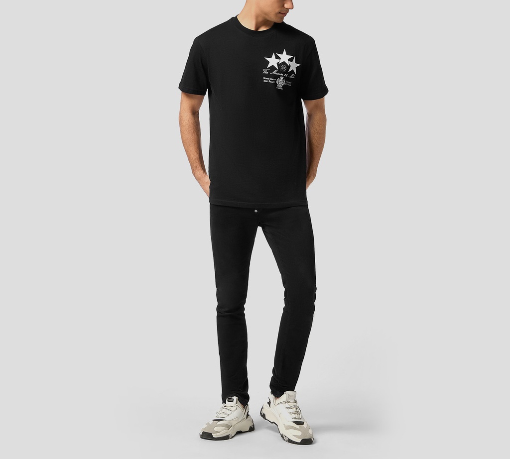 Philipp Plein - FRANELA NEGRA DE CUELLO REDONDO CON PARCHE DE CUERO Y ESTRELLAS