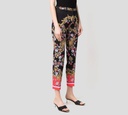 Versace Jeans Couture - PANTALÓN DE VESTIR CORTE CLÁSICO CON ESTAMPADO GARLAND FLOREADO Y RUEDOS ROJOS