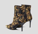 Versace Jeans Couture - BOTÍN STILETTO CON ESTAMPADO GARLAND Y PUNTA METÁLICA