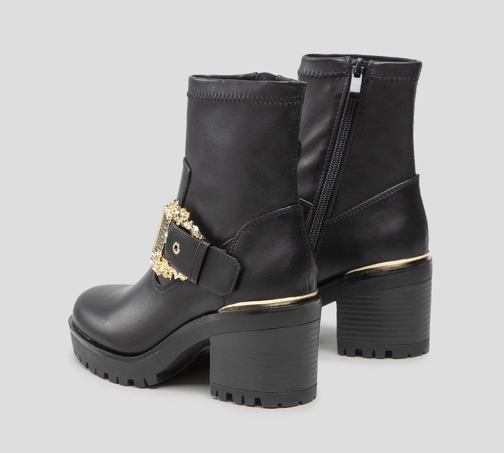Versace Jeans Couture - BOTAS DE CUERO CON HEBILLA DORADA LATERAL Y TACÓN GRUESO