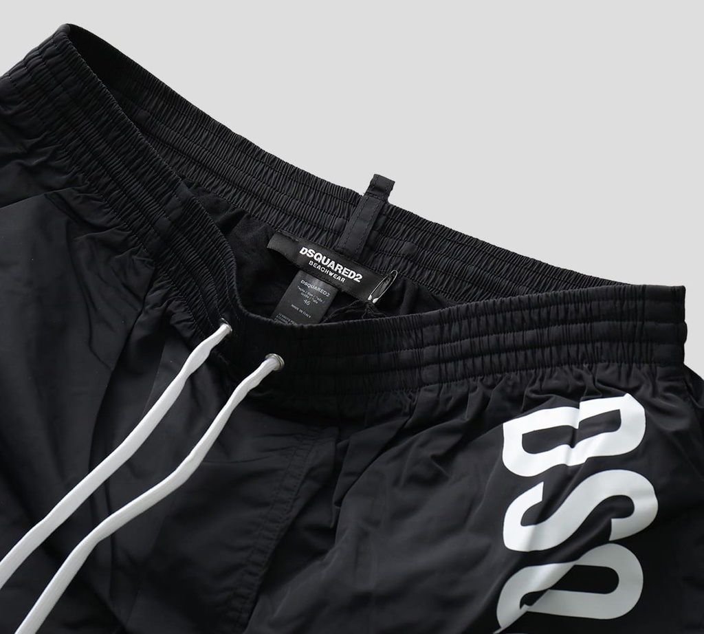 Dsquared2 - SHORT DE PLAYA NEGRO CON LETRAS BLANCAS 820
