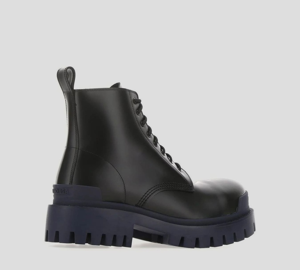 Balenciaga - BOTAS DE COMBATE EN CUERO CON SUELA GRUESA Y PUNTA DE HIERRO