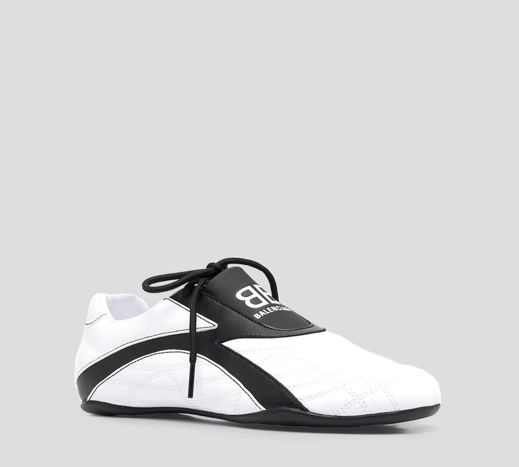 Balenciaga - SNEAKERS ZEN EN CUERO UNICOLOR CON LOGO NEGRO