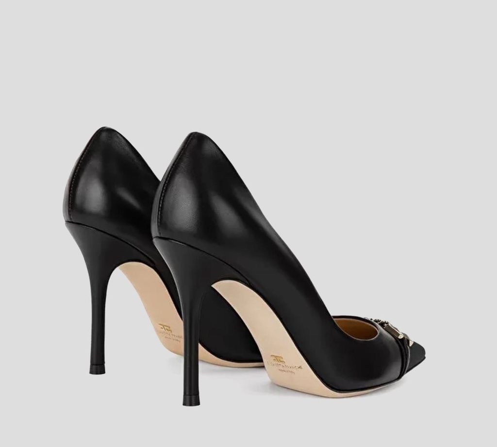 Elisabetta Franchi - STILETTO EN CUERO SINTETICO CON CADENA SUPERIOR NEGRO