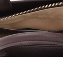 CARTERA DE MANO CON HEBILLA PEQUEÑA Y TIRA LARGA REMOVIBLE