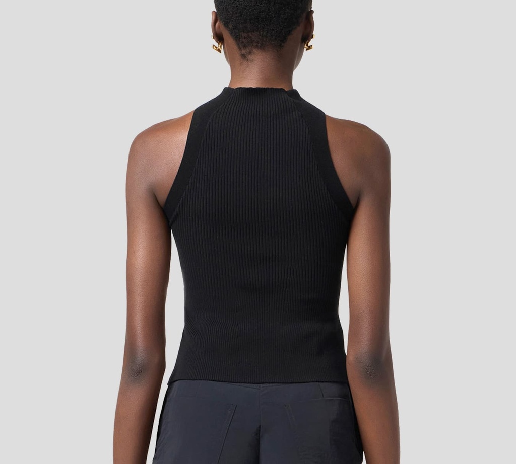 Elisabetta Franchi - BLUSA NEGRA SIN MANGAS Y BROCHE DORADO
