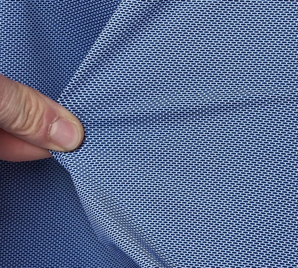 Xacus - CAMISA AZUL CON DETALLES EN BLANCO