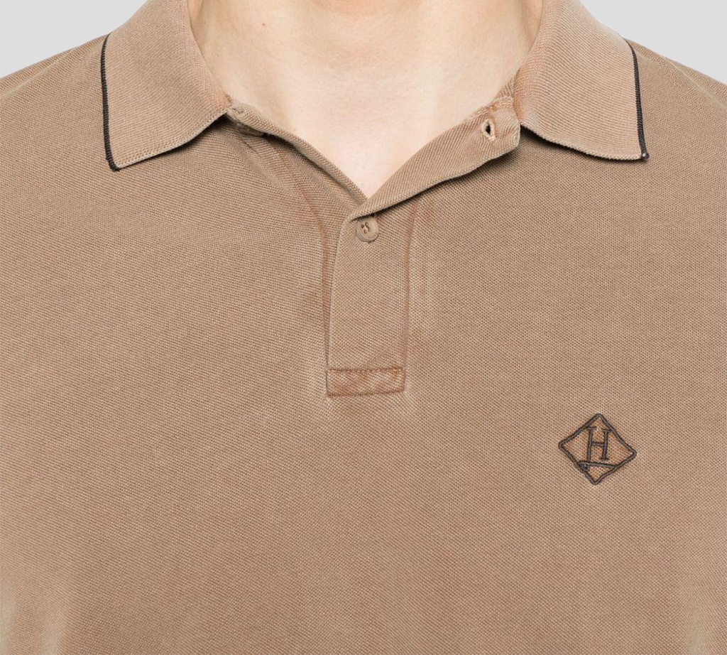 Herno - POLO CAMEL CON BORDADO H Y LINEA EN EL CUELLO