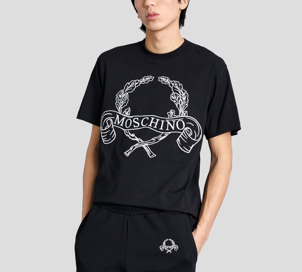 Moschino - FRANELA NEGRA CON BORDADO BLANCO EN EL PECHO