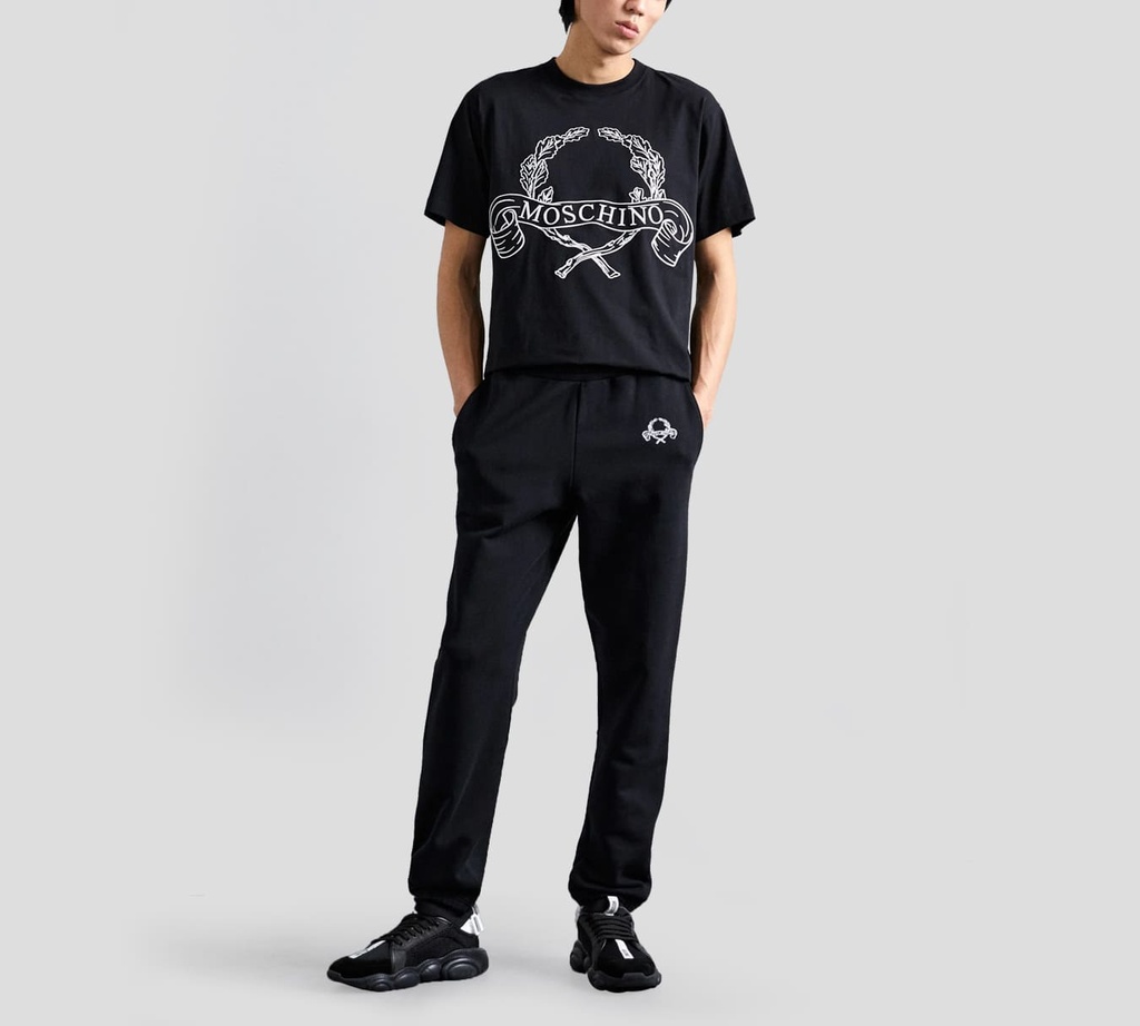 Moschino - FRANELA NEGRA CON BORDADO BLANCO EN EL PECHO