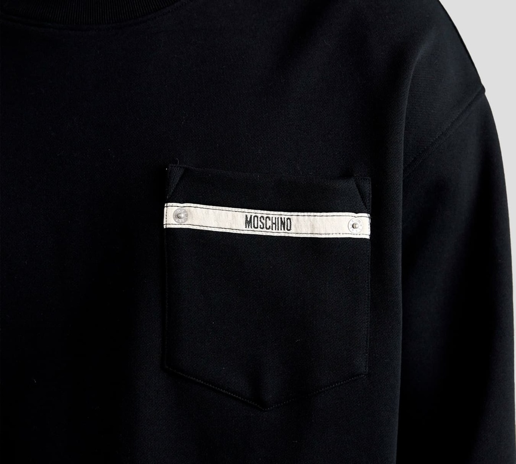 Moschino - FRANELA MANGA LARGA NEGRA CON DETALLE MOSCHINO