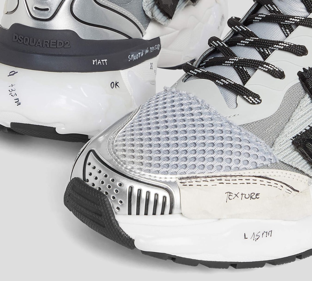 Dsquared2 - SNEAKERS GRISES DEPORTIVOS CON DETALLES EXTRAVAGANTES EN TIPOGRAFIAS Y TEXTURAS