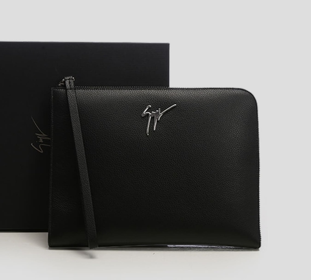 Giuseppe Zanotti - SOBRE EN CUERO CON LOGO METÁLICO 