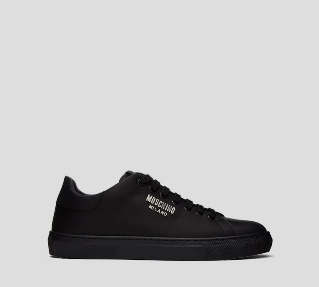 Moschino - SNEAKERS ULTRA MATE CON PLACA METÁLICA DE "MOSCHINO MILANO" AL LATERAL