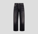 Moschino - JEAN CORTE RECTO PRELAVADO CON DETALLE DE LETRA M EN CUERO