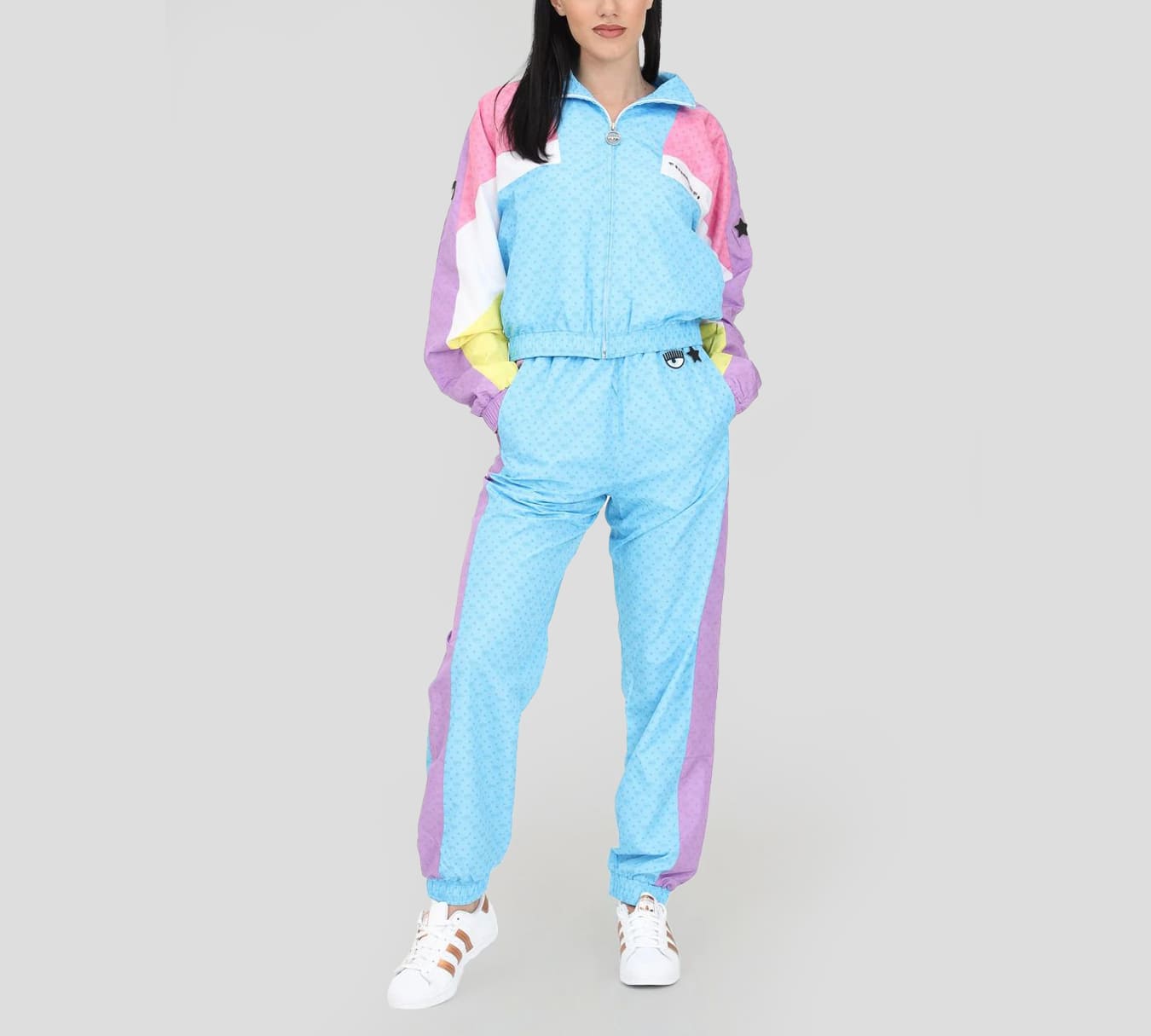 Chiara Ferragni - CONJUNTO DEPORTIVO MULTICOLOR DE CHAQUETA Y MONO IMPERMEABLES