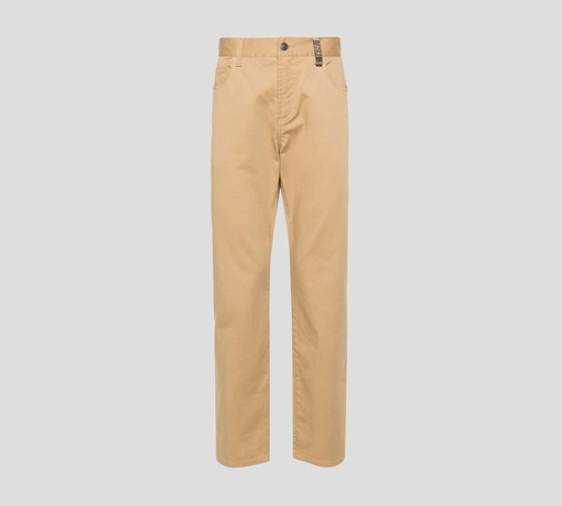 Moschino - PANTALÓN DE GABARDINA CORTE CLÁSICO CON PLACA METÁLICA SOBRE TRABILLA